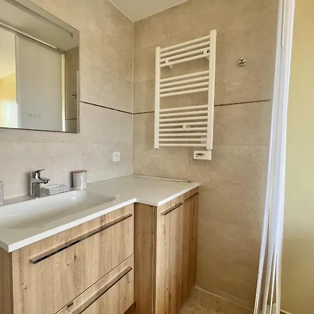 35m2 Sea View Flat With 20 M2 Terrace Saint-Raphaël